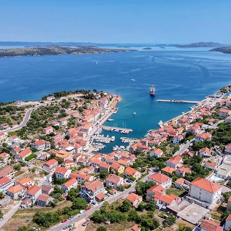 Apartments With A Parking Space Sali, Dugi Otok - 8181 Bagian luar foto