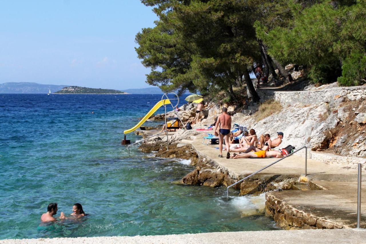 Apartments With A Parking Space Sali, Dugi Otok - 8181 Bagian luar foto
