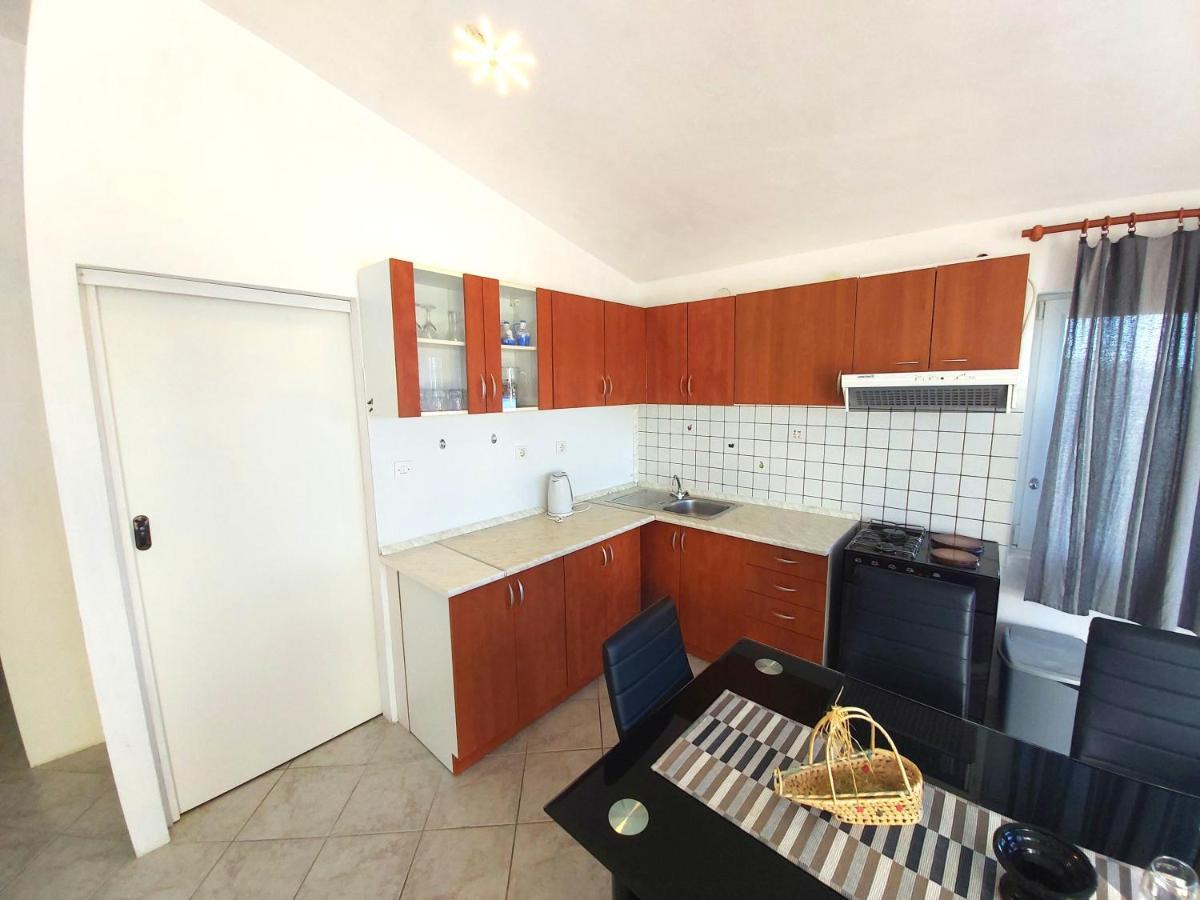 Apartments With A Parking Space Sali, Dugi Otok - 8181 Bagian luar foto