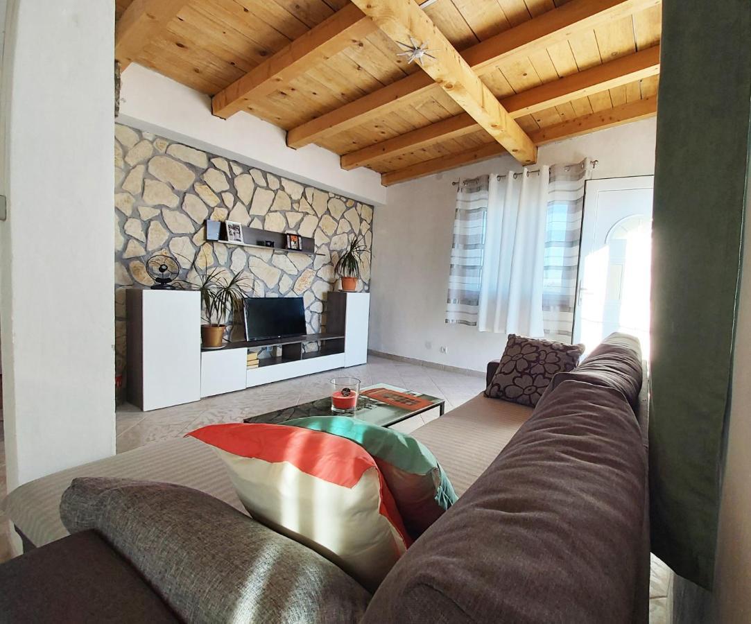 Apartments With A Parking Space Sali, Dugi Otok - 8181 Bagian luar foto