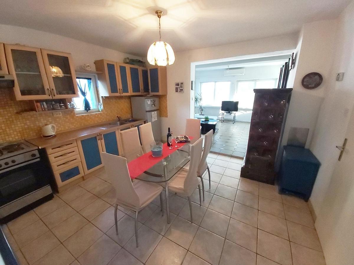 Apartments With A Parking Space Sali, Dugi Otok - 8181 Bagian luar foto