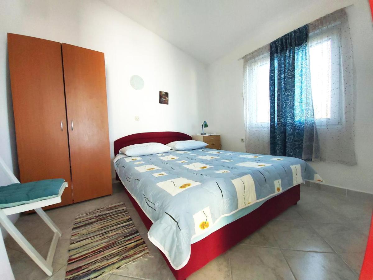 Apartments With A Parking Space Sali, Dugi Otok - 8181 Bagian luar foto